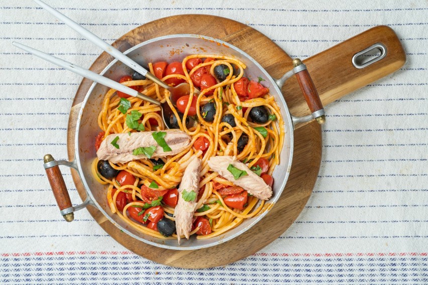 Spaghetti to szybkie danie, które ma zwolenników na całym...