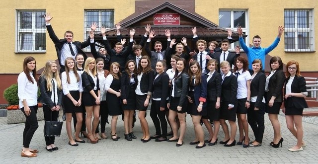 Klasa III B z Liceum Ogólnokształcącego imienia Armii Krajowej w Białobrzegach zwyciężyła w plebiscycie na Najsympatyczniejszych Maturzystów w rejonie radomskim.