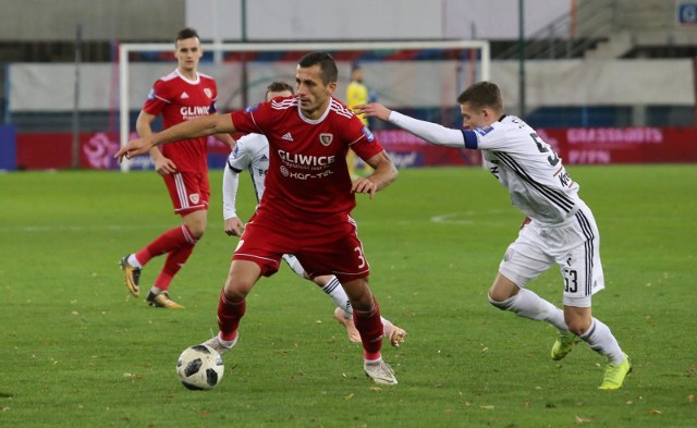 30.10.2018 rok. Mecz Pucharu Polski: Piast Gliwice - Legia Warszawa. Wtedy Tomasz Jodłowiec jeszcze mógł zagrać przeciw Legii.