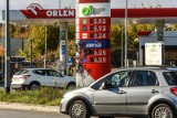 Cena benzyny na Śląsku śrubuje rekordy. Pękła granica 6 zł. Które stacje mają najtańsze paliwa?