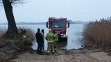 Bogacko. Jezioro Dejguny. Strażacy wyłowili zwłoki. To poszukiwany od soboty mężczyzna, 27.11.2022 r. Zdjęcia