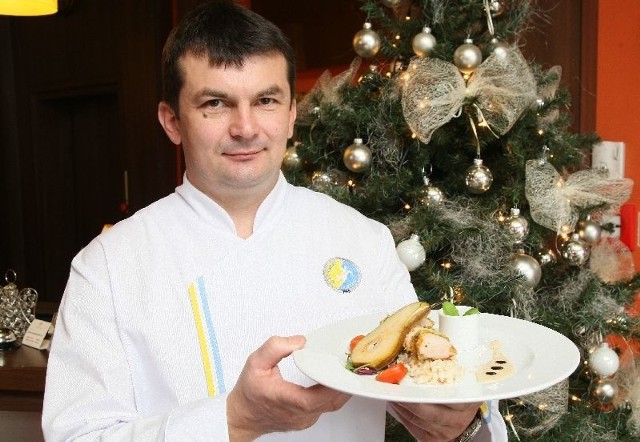 - Polędwiczka wołowa na risotto to ciekawa propozycja na świąteczne danie. Wspaniale komponuje się z sosem jabłkowo-piernikowym, który dosładzamy tylko wtedy, gdy używamy kwaśnego jabłka - mówi Mirosław Ciołak, szef kuchni Hotelu Tęczowy Młyn w Kielcach.