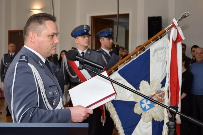 Nowo przyjęci policjanci po szkoleniu trafią do komend w Rzeszowie, Tarnobrzegu, Stalowej Woli i Kolbuszowej (zdjęcia)