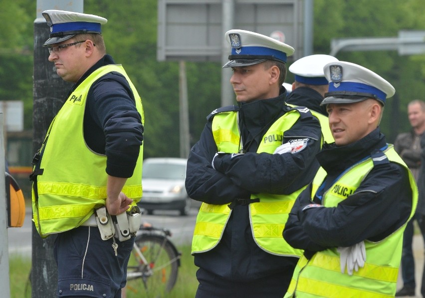 Konkurs na najlepszego policjanta ruchu drogowego w 2015 roku w Łódzkiem [ZDJĘCIA+FILM]