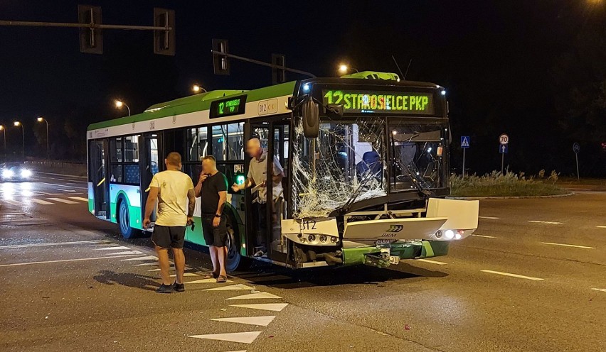 Białystok. Wypadek na skrzyżowaniu Popiełuszki z Upalną....