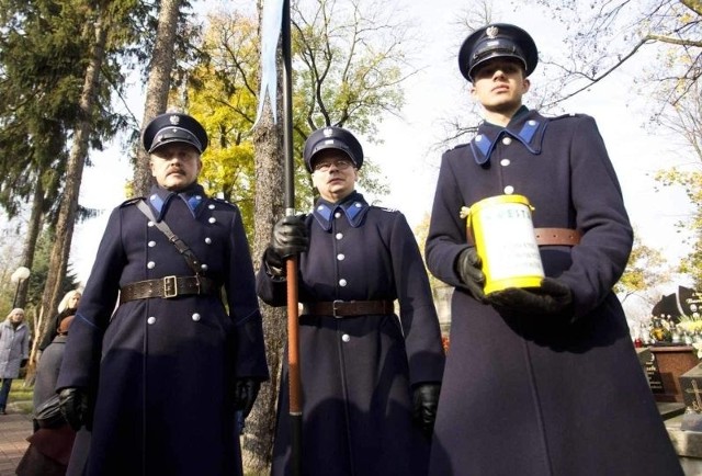 Wśród kwestujących nie zabrakło znanej w regionie grupy rekonstrukcji historycznej, której przewodniczy Paweł Łuk-Murawski.