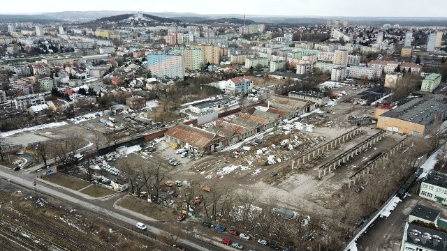Tak z drona wygląda stara dzielnica fabryczna w Kielcach