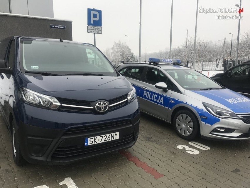 Nowe radiowozy bielskich policjantów