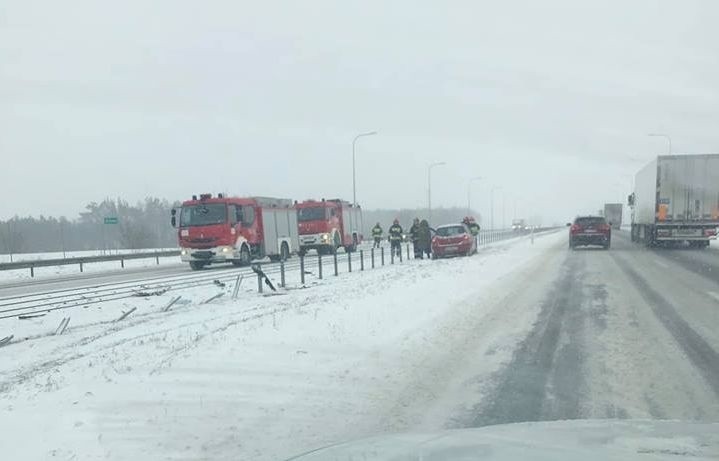 Śnieżyca w Podlaskiem: 25.01.2019. Wypadki i kolizje w regionie. Na drogach trudne warunki [ZDJĘCIA]