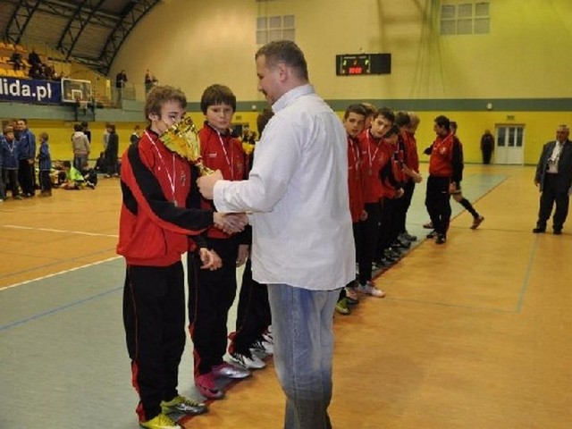 Doskonale spisały się dwa młode zespoły Gryfa Słupsk uczestniczące w zmaganiach turnieju Sadida Szczytno CUP 2011.