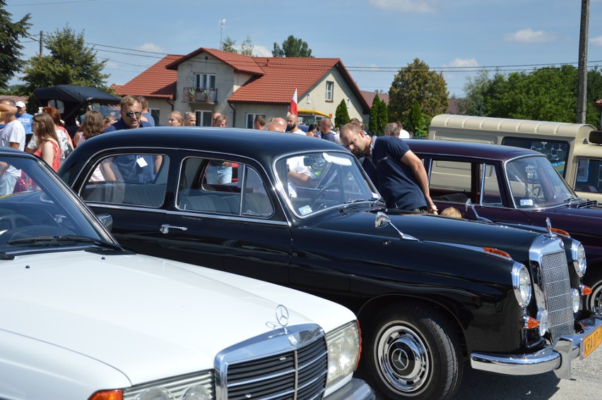 Zlot samochodowych i motocyklowych staruszków w Proszowicach