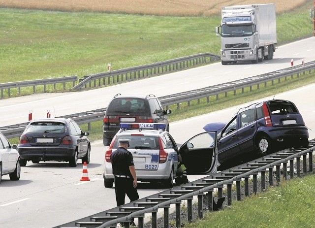 Prawdopodobnie od marca policja autostradowa będzie w każdej komendzie miejskiej i powiatowej, przez tereny której przebiega autostrada A4. Czy rzeczywiście usprawni to ich pracę? Fot: Piotr Krzyżanowski