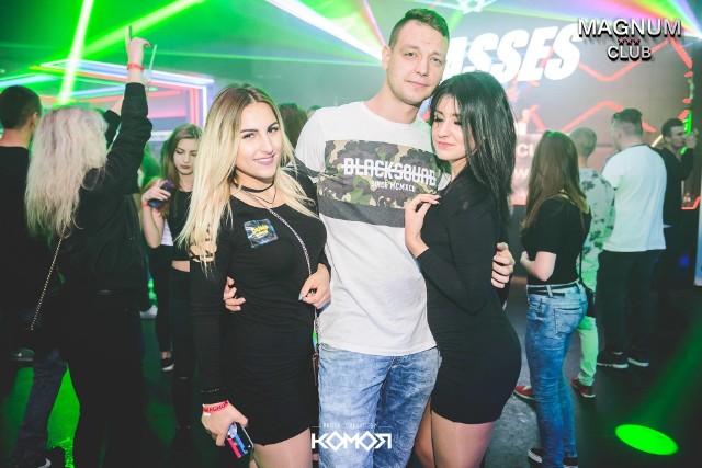 Tym razem w Magnum Club w Wachowie zorganizowano Klubową Noc Świrów. Za konsolą gościnnie wystąpili DJ Kevlar i DJ Pitt.