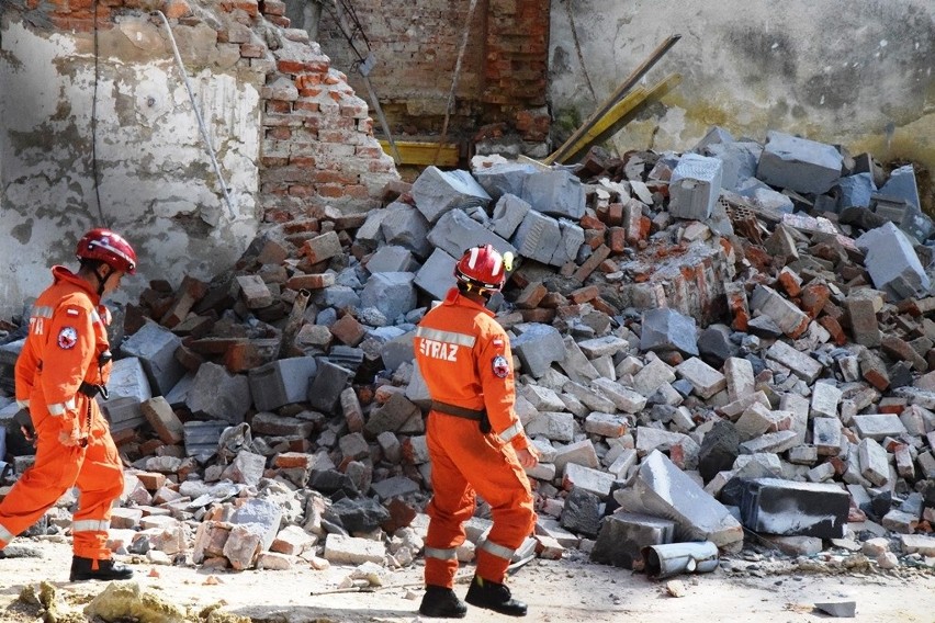 Zawaliła się kamienica w Bielsku-Białej. Ratownicy kilka godzina przeszukiwali gruzy. Nikogo nie znaleziono w rumowisku 