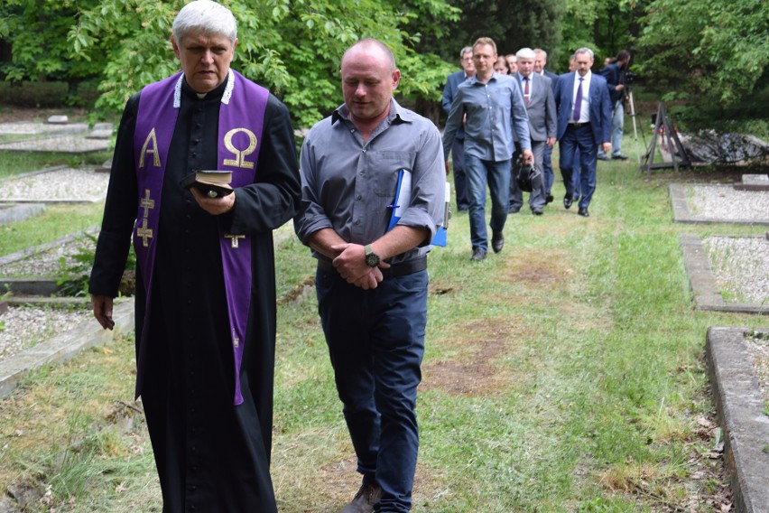 Pogrzeb żołnierzy radzieckich w Kędzierzynie-Koźlu.