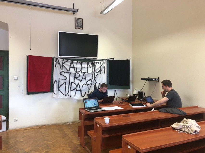 Protest studentów we Wrocławiu. Nie opuszczą sali do piątku!