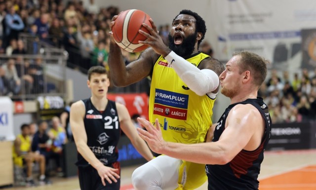 Raynere Thornton rzutem osobistym ustalił wynik meczu