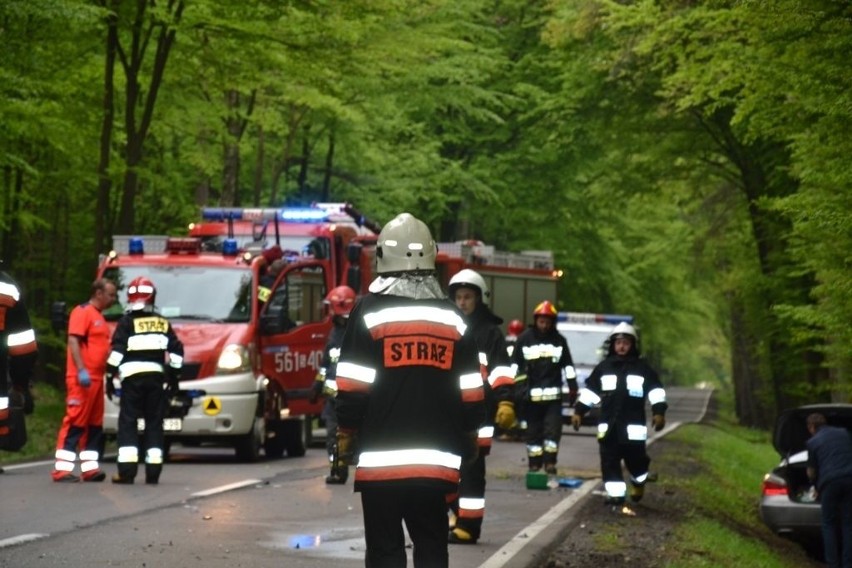 Wypadek w Jankowicach: Zderzenie bmw z mercedesem. W wypadku...