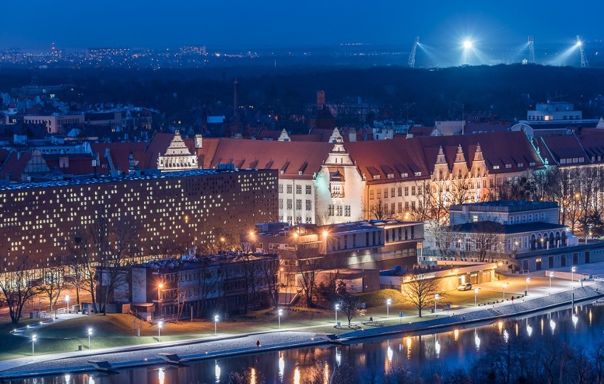 Niesamowite wieczorne zdjęcia Wrocławia z 55 metrów. Zobacz!