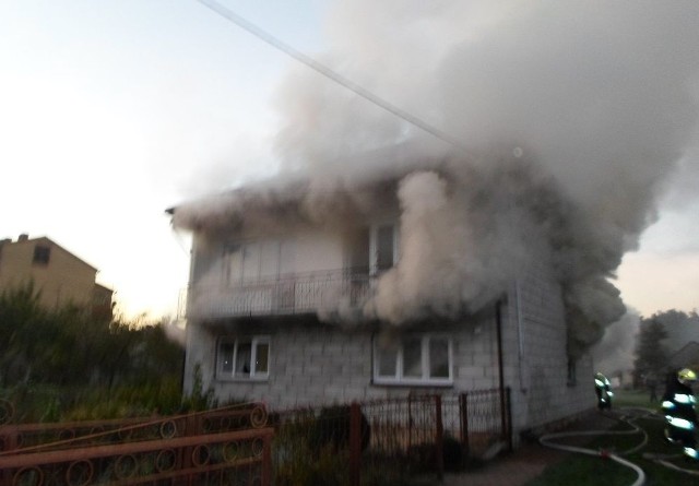   Pożar domu w Kluczewsku w październiku zeszłego roku, który wybuchł w kotłowni i był spowodowany najprawdopodobniej nieszczelnością przewodu kominowego.