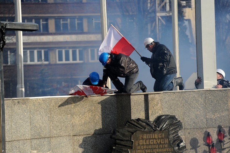 Pacyfikacja szczecińskiej stoczni: inscenizacja