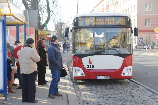 Autobusy linii numer 3 i 11 będą się zatrzymywały na przystanku przy ulicy 1 Maja (przy dworcu autobusowym). 