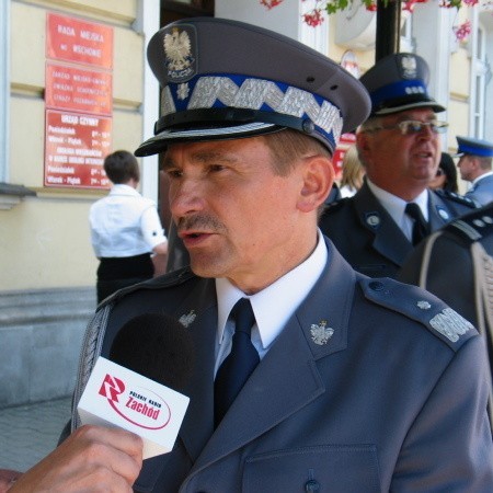 Andrzej Matejuk. Generał, ma 55 lat. Przez siedem lat był szefem dolnośląskiej policji, a potem odszedł na emeryturę i pracował w firmie telekomunikacyjnej, gdzie zajmował się ochroną danych. W marcu br. otrzymał nominację na komendanta głównego policji.