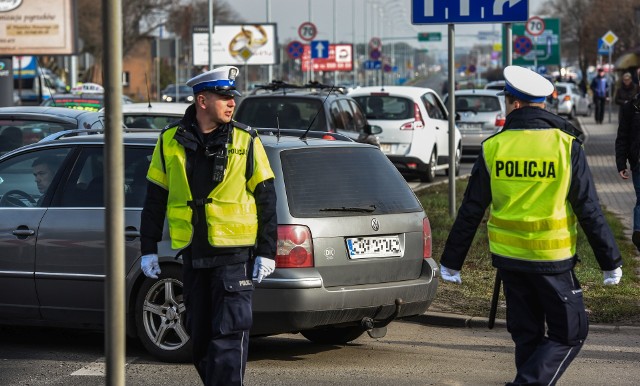 W Brodnicy, Toruniu i Grudziądzu policjanci drogówki masowo poszli na zwolnienia chorobowe