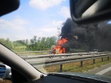 Pożar samochodu na A4. Utrudnienia na drodze [ZDJĘCIA]