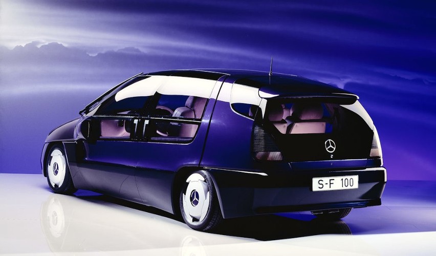 25 lat temu Mercedes-Benz zaprezentował pojazd badawczy F...