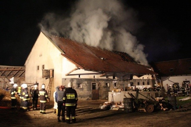 Pożar gasiło 60 strażaków.