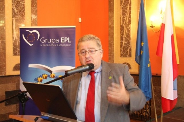 Europoseł z naszego regionu Czesław Siekierski zorganizował w Kielcach konferencję o „Wspólnej Polityce Rolnej 2014-2020”. Fot. Aleksander Piekarski