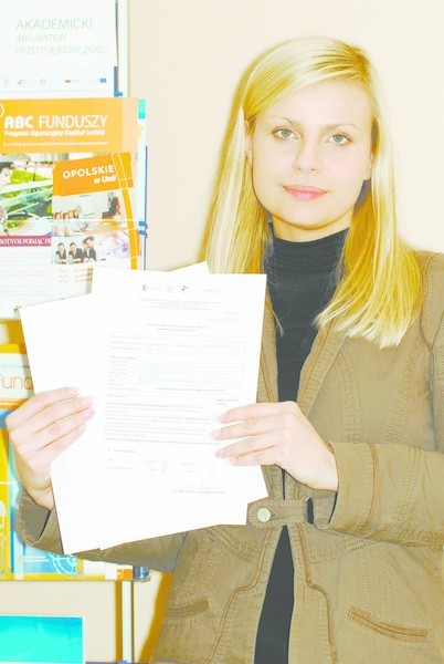 Do tej pory napłynęło ok. 100 wniosków. - Przy składaniu formularza zgłoszeniowego trzeba mieć przy sobie dowód osobisty oraz legitymację studencką - informuje Katarzyna Romanowska z AIP UO.