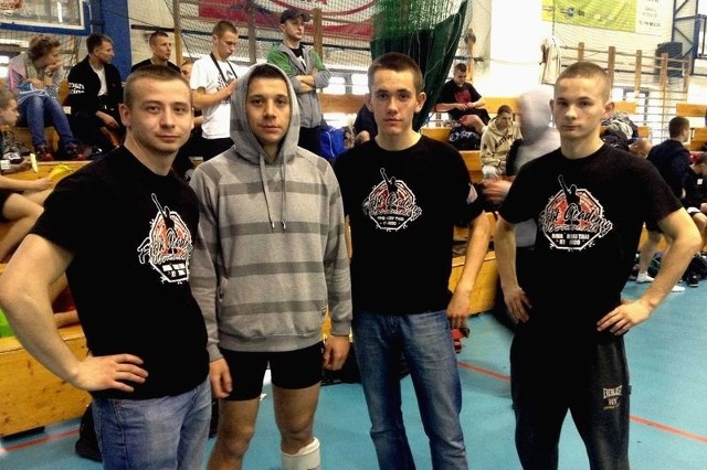 Reprezentacja Fight Academy podczas zawodów w Żyrardowie.