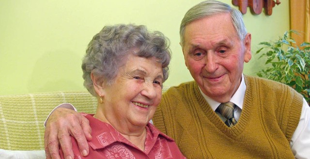 Maria i Franciszek Arczyńscy z Koszalina obchodzili dziś "Kamienne Gody" - od 70 lat są małżeństwem.