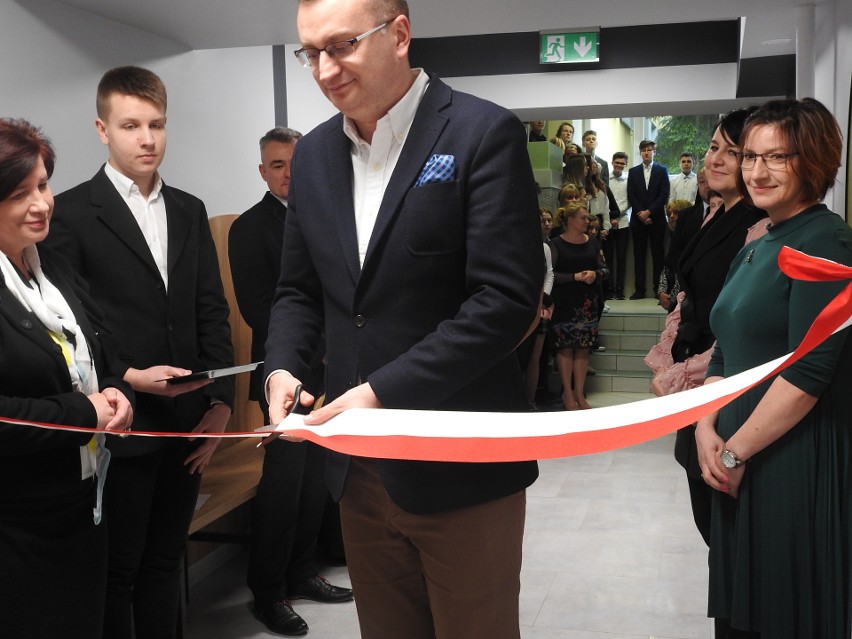 Uroczyste otwarcie sali komputerowej w IV LO w Białymstoku