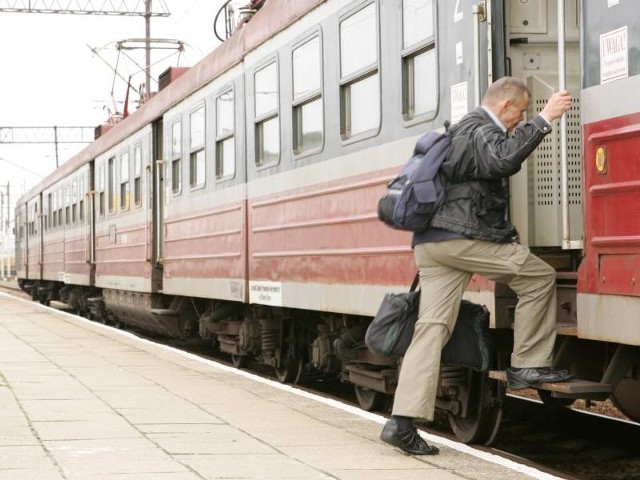 Mieszkańcy Kostrzyna chcą, żeby do rozkładu jazdy wróciły dwa wykreślone z niego pociągi.