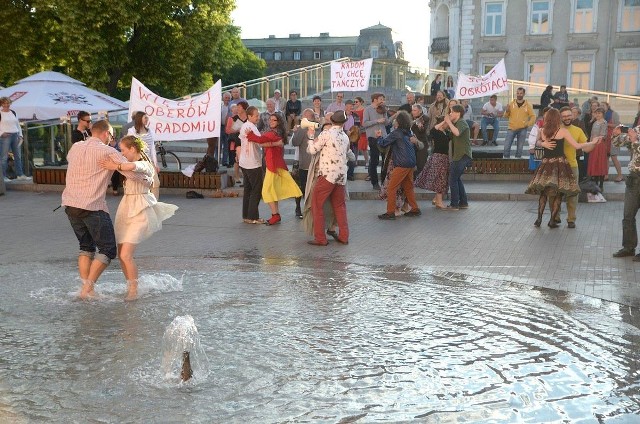 W czasie festiwalu w sobotę muzykowanie przeniesie się na radomskie fontanny, gdzie będzie też oberkowy happening.