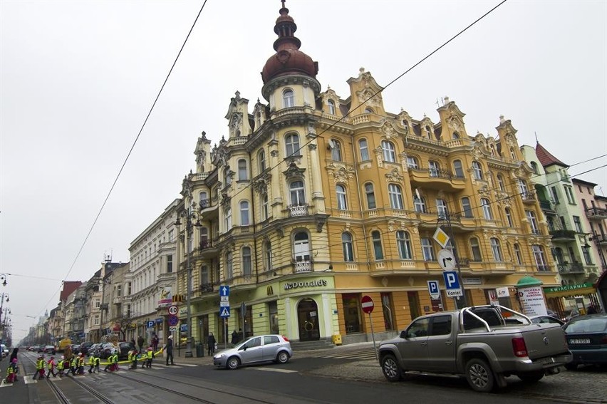 Przez wiele lat w pięknej kamienicy mieścił się McDonald's