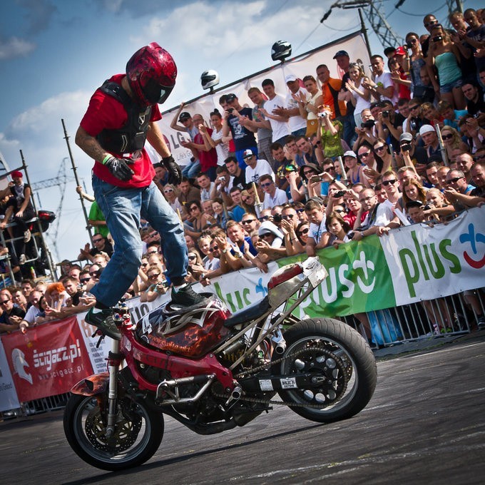 Akrobaci na motocyklach. Plus Stunt Grand Prix 2013 w Bydgoszczy