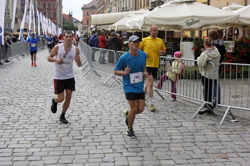 Maraton Wrocław - ZDJĘCIA - zawodnicy z numerami 1 - 200