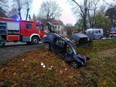 Wypadek trzech aut pod Wrocławiem [ZDJĘCIA]