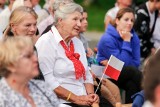 „Powstańcze śpiewanie” w Kraśniku. Mieszkańcy miasta upamiętnili 78. rocznicę wybuchu Powstania Warszawskiego i akcji „Burza” [ZDJĘCIA]