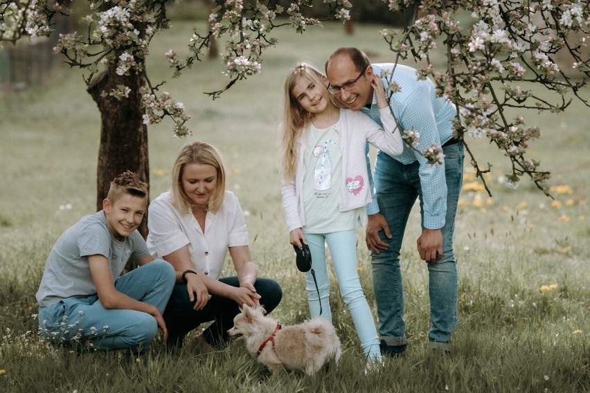 Pogotowie zawiozło 8-letnią Liliankę, łodziankę cierpiącą glejaka pnia mózgu, na nowatorskie leczenie do Zurychu