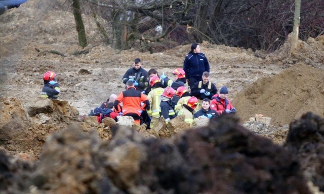 Wypadek w Chorzowie: na budowie przysypany został jeden z pracowników.Zobacz kolejne zdjęcia. Przesuwaj zdjęcia w prawo - naciśnij strzałkę lub przycisk NASTĘPNE