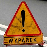Czołowe zderzenie w Olszanicy. Jedna osoba nie żyje, trzy są ranne (mapa)