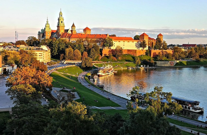 Kraków. Panorama Krakowa z tarasu widokowego na Jubilacie. Piękny, jesienny widok [ZDJĘCIA]