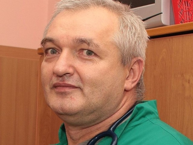 Kazimierz Antonowicz ma 52 lata. Lekarzem jest od 25 lat. Od roku kieruje oddziałem dziecięcym szpitala powiatowego w Międzyrzeczu.