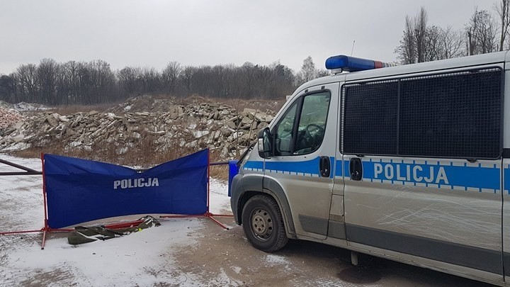 Tragedia na Edwarda w Łodzi. Mężczyzna zmarł z wychłodzenia [ZDJĘCIA]