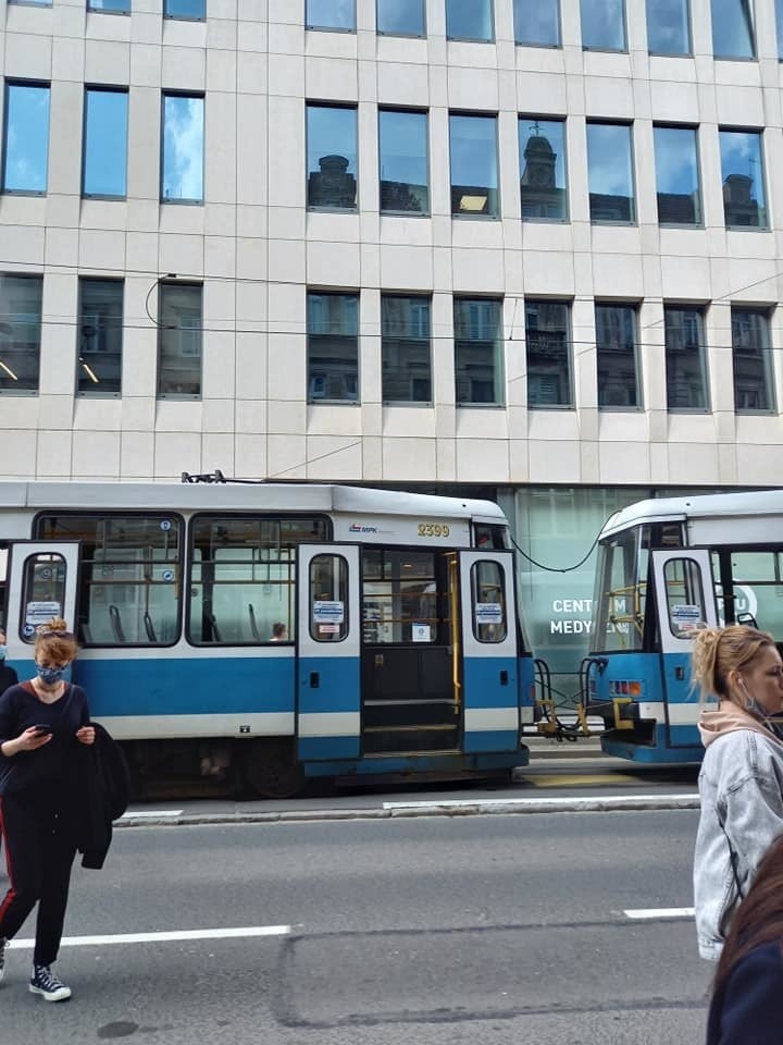 Kłopoty z tramwajami  w centrum Wrocławia. MPK: prace torowe i brak napięcia w sieci